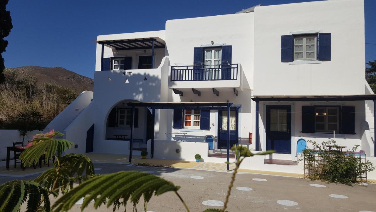 Ο Μπαξεσ Apartment Livadi  Bagian luar foto