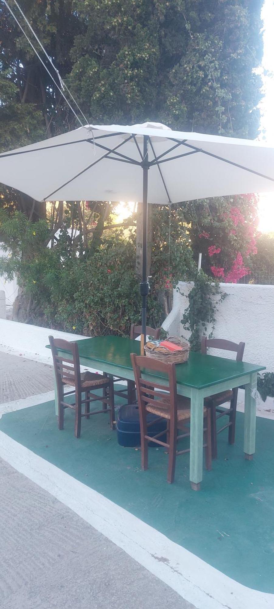 Ο Μπαξεσ Apartment Livadi  Bagian luar foto